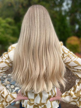 Quality long blonde wig with natural density 