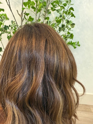Color shown in different indoor lighting 